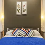Seranides Boutique