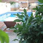 Seranides Boutique Lägenhetshotell