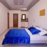 Seranides Boutique Lägenhetshotell 2*