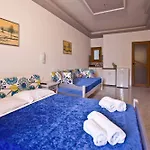 Seranides Boutique Lägenhetshotell 2*