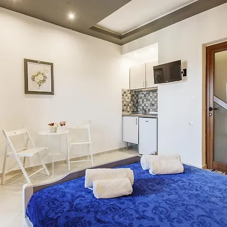 Seranides Boutique Kato Gatzea