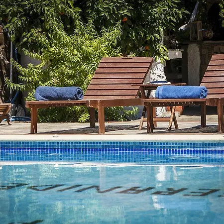 Seranides Boutique 2*