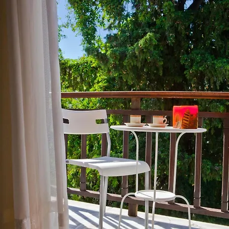 Seranides Boutique 公寓式酒店 2*