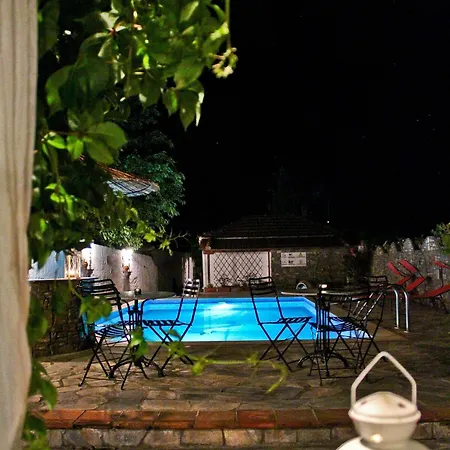 Seranides Boutique 2*